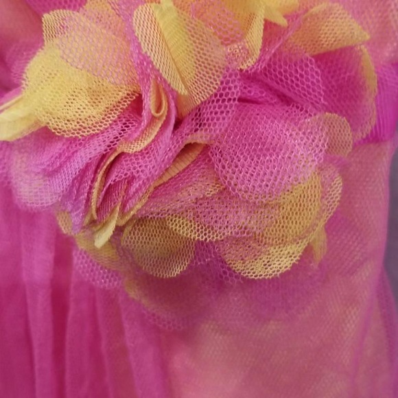 Beautiful 2 layered sleeveless girls dress - Picture 2 of 2